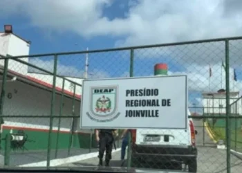 Justiça autoriza soltura de 89 presos para conter superlotação em penitenciária de SC
