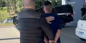 Jovem de 21 anos é preso em Blumenau acusado de agredir e ameaçar ex-esposa