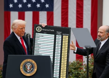 Tarifas de Trump podem reduzir déficit dos EUA em US$ 4 tri, diz órgão do Congresso