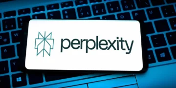 Startup que desafia o Google vai pagar imprensa por buscas em IA