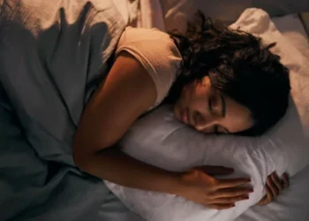 Agua tibia, mente en calma: la rutina nocturna que puede ayudar a vencer el insomnio