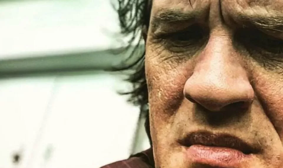 Tom Hardy admite el costo de su carrera: ‘Mi cuerpo se cae a pedazos y no va a mejorar’