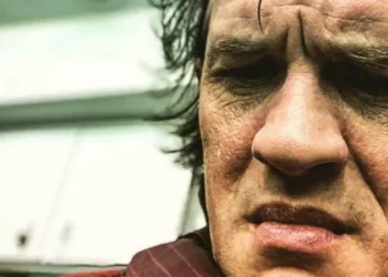 Tom Hardy admite el costo de su carrera: ‘Mi cuerpo se cae a pedazos y no va a mejorar’