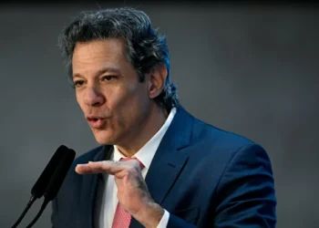 Haddad e Zucman vão divulgar estudo sobre desigualdade e carga tributária no Brasil