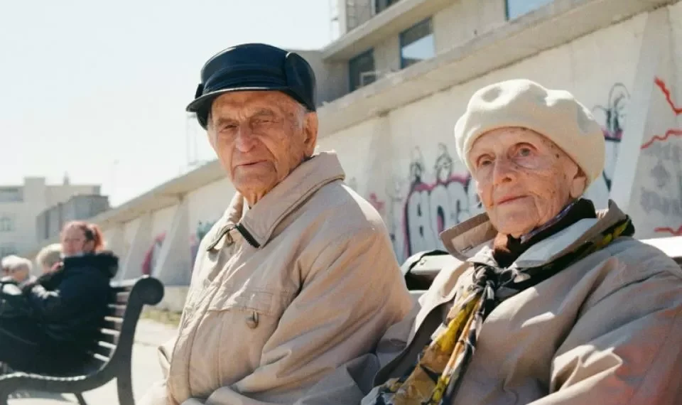 Esta es la edad en la que comienza la vejez, según la ciencia