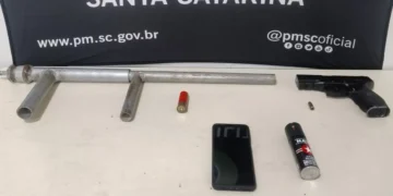 Homem é preso em Blumenau após denúncia de cárcere privado e posse ilegal de armas