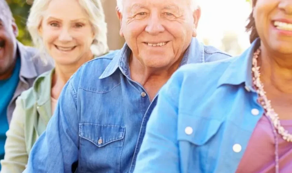 No es sudoku ni televisión: el hábito que mantiene la mente en forma tras los 70