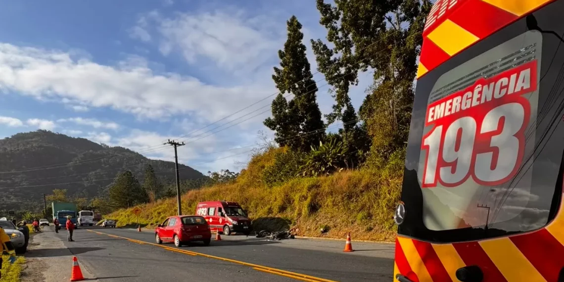 Motociclista perde o braço em grave acidente na SC-110, entre Pomerode e Rio dos Cedros