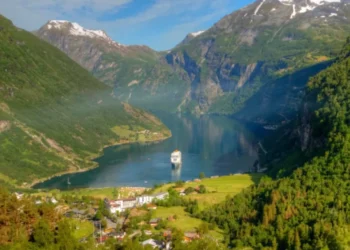 Los 7 viajes que debe hacer aunque sea una vez en la vida, según la IA