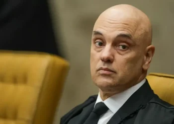 Moraes decreta prisão domiciliar de Jair Bolsonaro