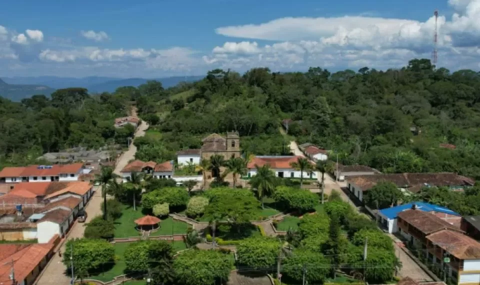 El pueblo de Santander donde aún se usan mulas como transporte principal