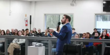 Câmara de Blumenau reforça defesa digital com palestra sobre segurança cibernética