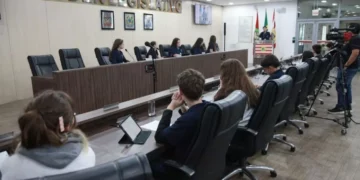 Câmara Mirim de Blumenau discute violência, desigualdade e melhorias nas escolas