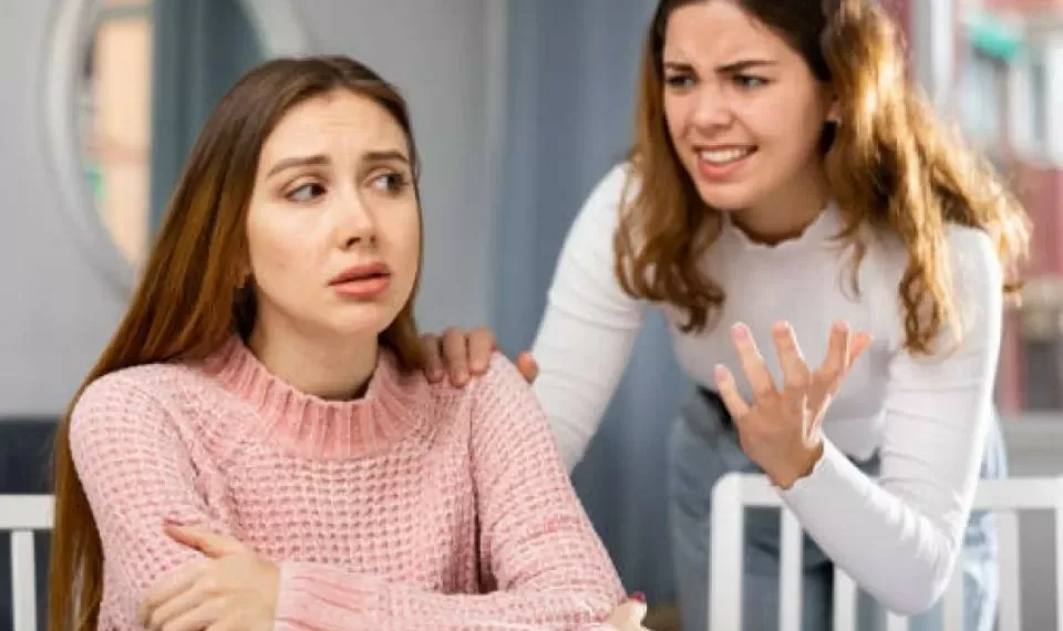 Amistades que agotan: cinco maneras de hacerle frente a los ‘vampiros emocionales’