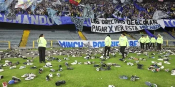 Qué pasó con los zapatos lanzados en El Campín por los hinchas de Millonarios
