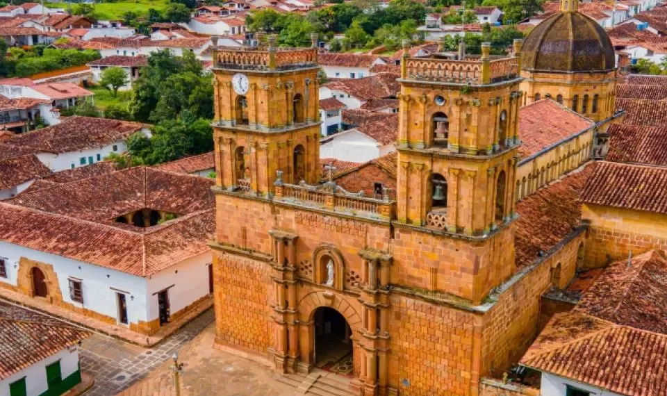 Está en Santander y parece de película: el pueblo colonial donde el tiempo se detuvo