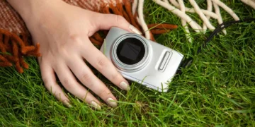 Câmeras digitais antigas voltam e viram febre entre jovens
