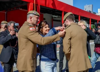 Santa Catarina investe R$ 15,5 milhões e promove quase 500 militares em solenidade histórica