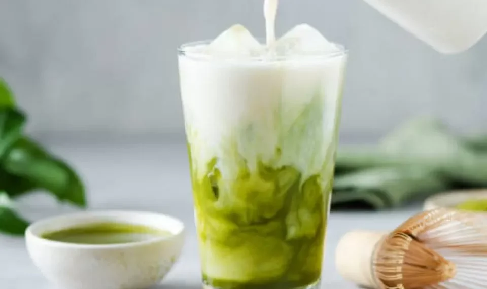 ¿Se acabó el té matcha? Cómo la ‘fiebre’ por este alimento está llevándolo a la escasez