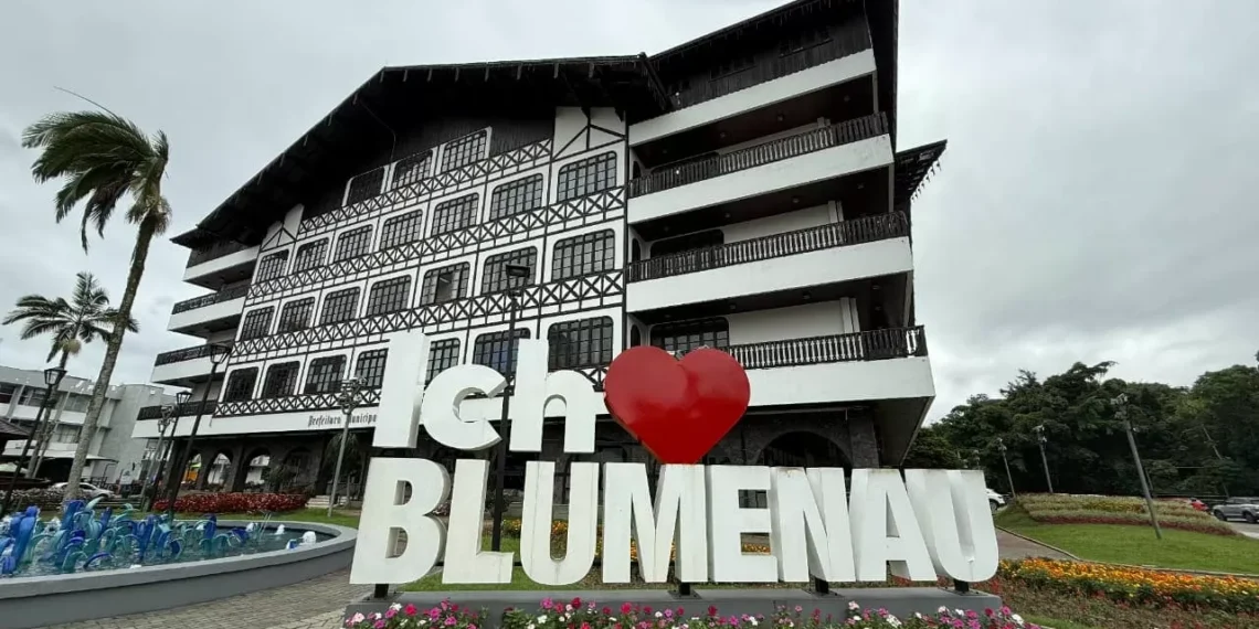 Blumenau prepara festa histórica com atrações culturais, esportivas e shows pelos 175 anos