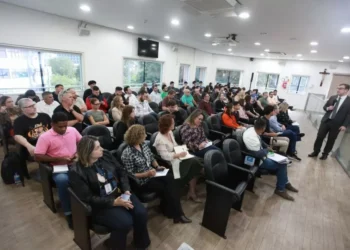 Seminário em Blumenau aborda qualificação e boas práticas de mandatos