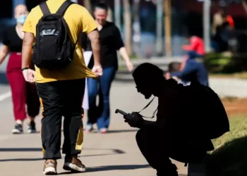 Brasil abre vagas, mas empresas não encontram o “funcionário perfeito”; entenda