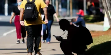 Brasil abre vagas, mas empresas não encontram o “funcionário perfeito”; entenda