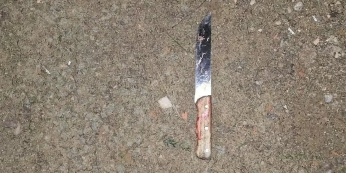 Discussão por ciúmes termina com homem esfaqueado e mulher hospitalizada, em Blumenau