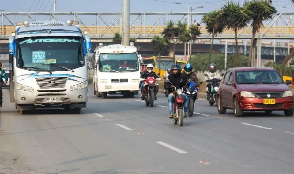 ¿Dónde en Colombia es más barato el taxi que el bus? La IA tiene la respuesta