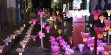 El pueblo cafetero que enciende sus calles con miles de faroles en diciembre