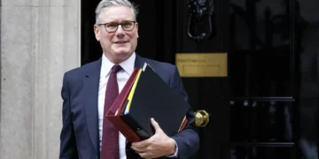 Reino Unido vai impor identificação digital obrigatória a todos os trabalhadores