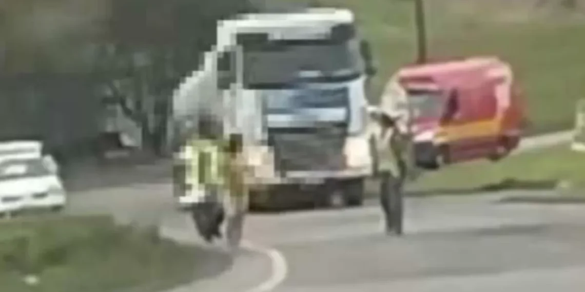 Mulher em surto é resgatada nua às margens da BR-470 em Pouso Redondo