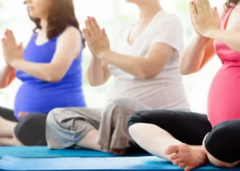 Este es el ejercicio que especialistas recomiendan las mujeres que están embarazadas