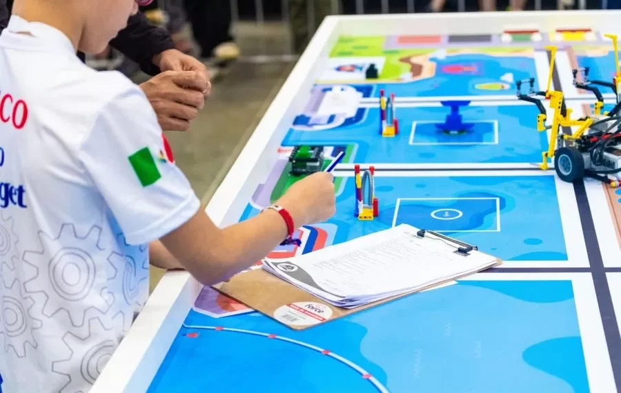 Estudantes de Blumenau disputam etapa nacional do World Robot Olympiad