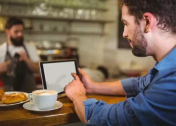 Las empresas no pueden negarse: paso a paso cómo devolver compras en Colombia