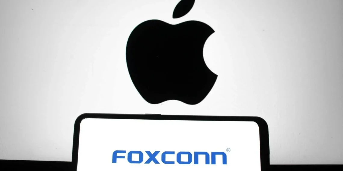 Foxconn é acusada de abusos trabalhistas na produção do iPhone 17