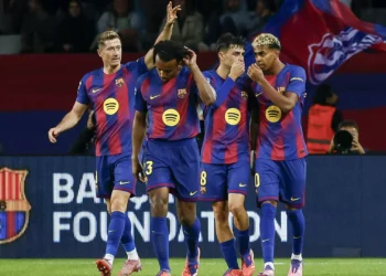 Barcelona ganha e assume liderança