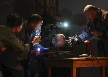 Artistas Unidos estreiam em outubro “Jantar” no novo Teatro Paulo Claro