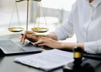 Por qué estudiar Derecho en Colombia sigue siendo un pasaporte al éxito económico