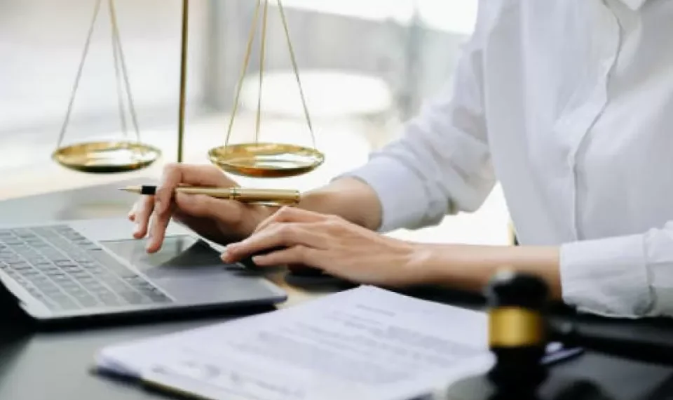 Por qué estudiar Derecho en Colombia sigue siendo un pasaporte al éxito económico