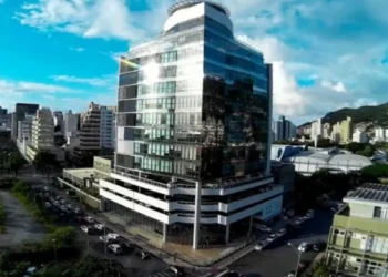 TCE de SC suspende pagamentos de contrato milionário da Secretaria de Infraestrutura por suspeita de irregularidades