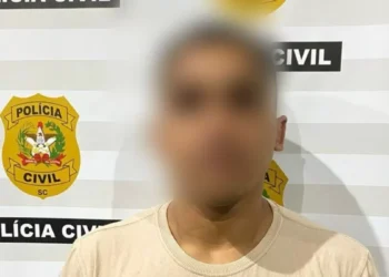 Homem é preso em Gaspar por estuprar a enteada desde os 7 anos; hoje ela tem 16 anos