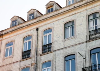 Lisboa é a cidade da União Europeia onde a maior parte do salário serve para pagar a casa