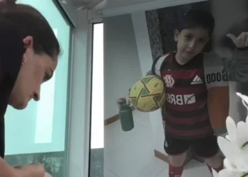 Valorize o hoje: mãe emociona ao fazer reflexão sobre a vida enquanto cuida da capela do filho em SC