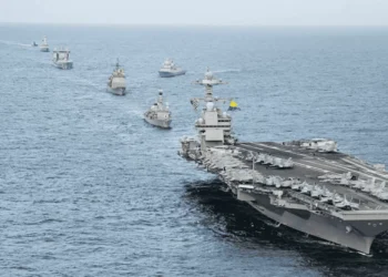 Conheça o maior porta-aviões do mundo enviado por Trump ao Caribe