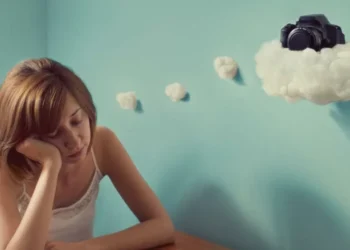 Esto es lo que significa que una persona nunca sueñe nada, según la psicología