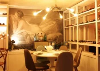 Pocos sabían que este restaurante de Bogotá esconde un bar secreto en su parte baja