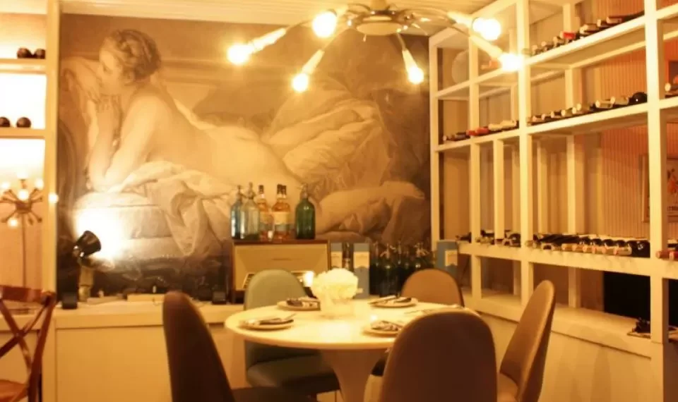 Pocos sabían que este restaurante de Bogotá esconde un bar secreto en su parte baja