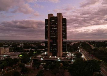 Lula autoriza nomeação de 1.434 servidores para 20 órgãos, sendo 200 para o BC