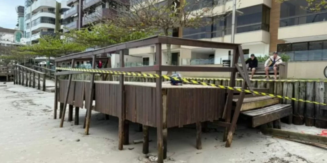 Itapema pode decretar emergência após destruição causada pela ressaca